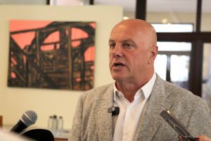 Primarul Popa, despre disponibilizări: Prefer să mă hulească 30 de angajaţi, dar să mă aprecieze reşiţenii!