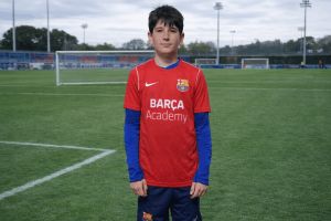 Târgovişteanul Eric Furtună, între primii 10 copii români selecţionaţi pentru probe la F.C. Barcelona