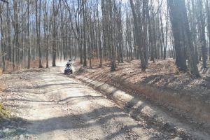 FOTO/VIDEO. Drumeţi puşi în pericol de vitezomani cu ATV-uri. Avertismentul Salvamont!