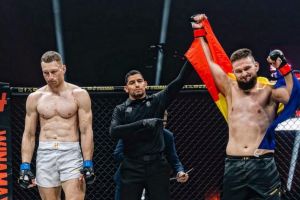 Sharks Gym Constanta: Luptatorul Madalin Pirvulescu, victorie spectaculoasa in Franta, in promotia MMA - Hexagon (GALERIE FOTO)