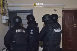 Percheziţii în Teleorman / Mai multe persoane, şantajate după ce au accesat anunţurile unei femei ce oferea servicii sexuale online