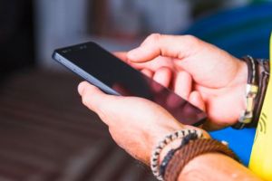 DIICOT: O minora de 14 ani, victima a unei retele de pornografie infantila si viol. Doi tineri retinuti  