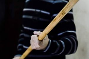 Fraţi reţinuţi după ce s-au bătut pe câmp