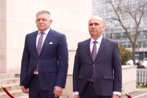 Ilie Bolojan l-a primit pe Robert Fico la Palatul Victoria înainte de vizita la Oradea: Am copilărit împreună cu slovacii, vreau să remarc hărnicia acestei comunităţi (VIDEO)