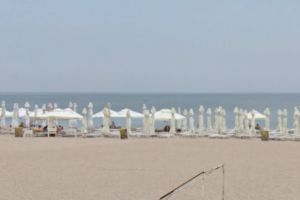 Subsectoarele de plaja din Navodari s-au adjudecat, contestatiile curg in instanta. Una dintre castigatoare, parata la Curtea de Apel Constanta 