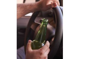 Caz ajuns la Curtea de Apel Constanta: Un barbat, la un pas de inchisoare, dupa ce ar fi fost prins baut si fara permis la volanul unui Mercedes! Ce le-a spus inculpatul oamenilor legii  