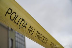 Poliţist de 38 de ani, găsit împuşcat în cap într-un sat din Arad