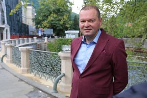 „Performerul” Doru Coşei, pus în genunchi de Cristian Miclău! PNL i-a găsit deja înlocuitor!