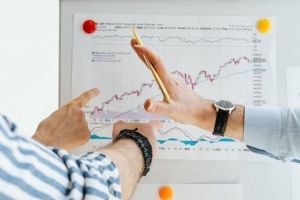 Deficitul bugetar pe primele două luni din 2026 este la jumătate faţă de aceeaşi perioadă a anului trecut