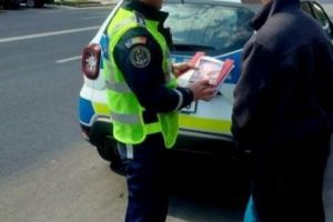 Aproape 100 de pietoni depistaţi în Braşov în timp ce traversau neregulamentar