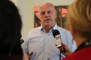 Ioan Popa întreabă: benzină ieftină şi pentru românii cu Porsche şi Ferrari?!