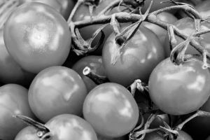 Patriotismul la testul raftului: Rosiile romanesti au ajuns in piete cu preturi de pana la 70 lei pe kilogram! 