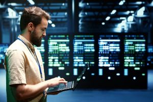 Hackerii au „spart” site-urile Uniunii Europene: specialiştii nu exclud furtul de date importante