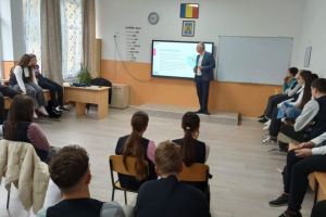 ”Școala de Bani”, la Gimnaziul ”Serafim Duicu” din Târgu Mureş