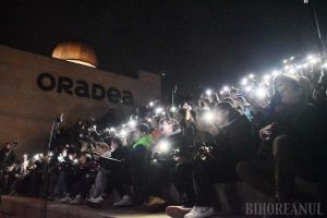 Au stins luminile şi au „aprins” muzica: Ora pământului, sărbătorită la Oradea de copii din 11 coruri (FOTO/VIDEO)