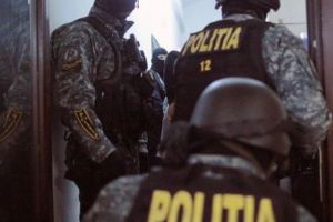 CONTRAFACERE la nivel INDUSTRIAL în judeţul GIURGIU. Zeci de mii de produse confiscate