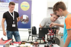 Ofertă bogată la Târgul de Arte şi Meserii