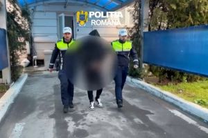 VIDEO: Barbat retinut la Constanta pentru conducere fara permis, dupa un accident cu pagube materiale