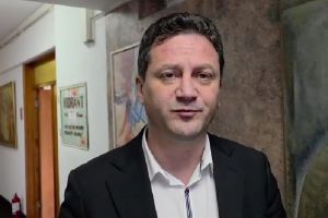 Șeful ISJ, Bogdan Suruciuc, mesaj pentru părinţii din Botoşani, care stau la cozi să-şi înscrie copiii la şcoală: Nu este nevoie să se facă aceste cozi
