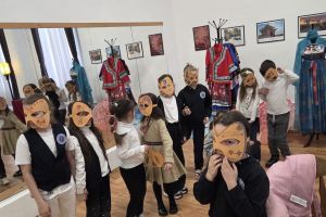 Sălile Muzeului Judeţean, transformate în scenă