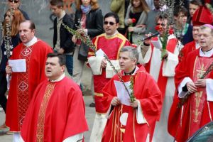 Creştinii catolici sărbătoresc Duminica Floriilor