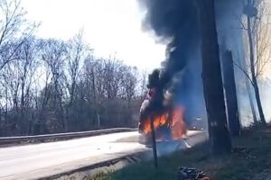 Noi detalii despre ambulanţă care a luat foc. Echipajul a scos tuburile cu oxigen pentru a preîntâmpina o tragedie