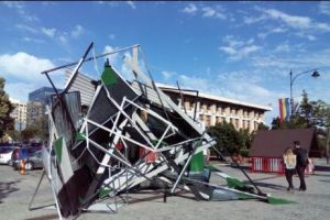 Sumă COLOSALĂ plătită de autorităţi pe un MONUMENT stradal. Cât a costat „Instalaţia de artă“ controversată de pe Ștefan cel Mare 