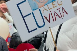 „Părinte, nu mi-aş fi iertat niciodată!” Strigătul de recunoştinţă al unei mame din Botoşani care a ales viaţa