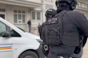 Scandalagiu din Botoşani, reţinut de poliţişti. Și-a terorizat propria soţie