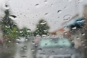 Informare meteo nationala! Intensificari ale vantului si precipitatii mixte in urmatoarele 24 de ore