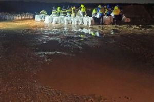 Știri Romania: Viitura de pe raul Putna, in desfasurare. Apele Romane au intervenit