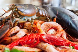 Postul Paştelui, între tradiţie, disciplină şi vindecare. Sunt sau nu permise fructele de mare?