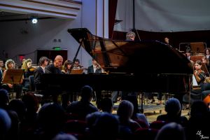 Două seri de excepţie la Filarmonica din Oradea: de la melancolia lui martie la „Magia lui aprilie”