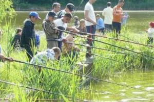 AJVPS Mureş organizează un concurs de pescuit staţionar pentru copii