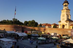 Alba Fest 2018: Consiliul Local Alba Iulia a stabilit taxele pentru comercianţii care doresc să desfăşoare activităţi în perioada evenimentului