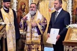 VIDEO Primarul oraşului Odobeşti, Daniel Nicolaş, distins cu o importantă recunoaştere din partea Bisericii Ortodoxe
