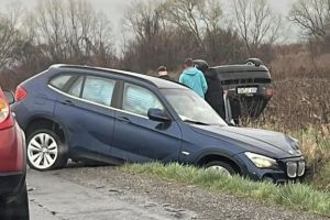 VIDEO Accident grav pe drumul dintre Braşov şi Tărlungeni, în zona cartierului Izvor. 3 autoturisme implicate
