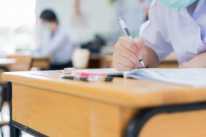 Simulare Evaluare Naţională. Peste 70% dintre elevii din Braşov au obţinut media peste 5 la limba română