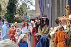 FOTO: ”Patimile lui Iisus”, spectacol susţinut la Târgu Mureş de actori amatori