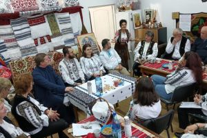 VIDEO, FOTO: Dialog între generaţii