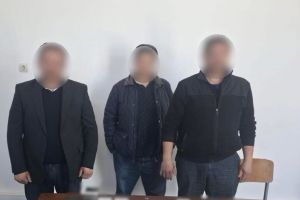 Trei bărbaţi din Târgu Jiu, prinşi cu parfumuri contrafăcute