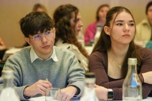 Mai puţin de jumătate dintre elevii români sunt optimişti în privinţa carierei. Tot mai mulţi preferă antreprenoriatul în locul studiilor