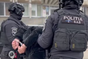 Halal fiu! Un tânăr de 24 de ani, din Botoşani, reţinut de poliţişti după ce şi-a bătut tatăl