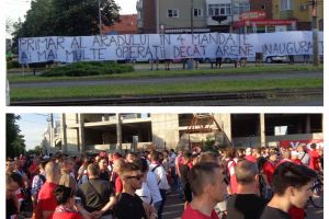 Suporterii au „INAUGURAT” stadionul şi i-au transmis … BEEP lui Falcă în mod REPETAT (FOTO + VIDEO)