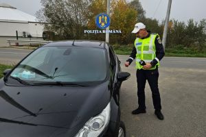 Nu aveau ce căuta la volan. Doi şoferi opriţi la timp de poliţişti în Avrig şi Sălişte