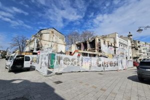 FOTO: Cladirea in ruina de langa Muzeul de Arta Populara Constanta, demolata! Ce se va construi pe acel teren