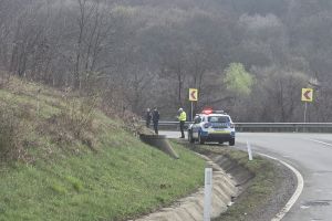 În ce stare se află eleva de 15 ani care a căzut dintr-un autocar în timp ce venea la Braşov