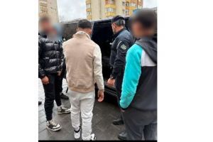 VIDEO. Conflict violent intre adolescenti in Zalau. Jandarmii au intervenit in zona unui local