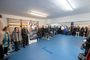 FORVIA HELLA renovează sala de sport a Liceului Tehnologic ”Regina Maria” din Arad