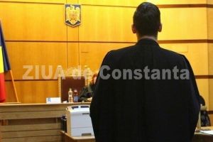 Avocat din Baroul Bucuresti, trimis in judecata pentru hartuire dupa ce ar fi trimis sute de mesaje jignitoare fostei sotii